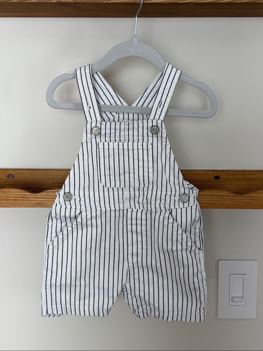 GAP 6-12m White & Navy Striped short Overalls
